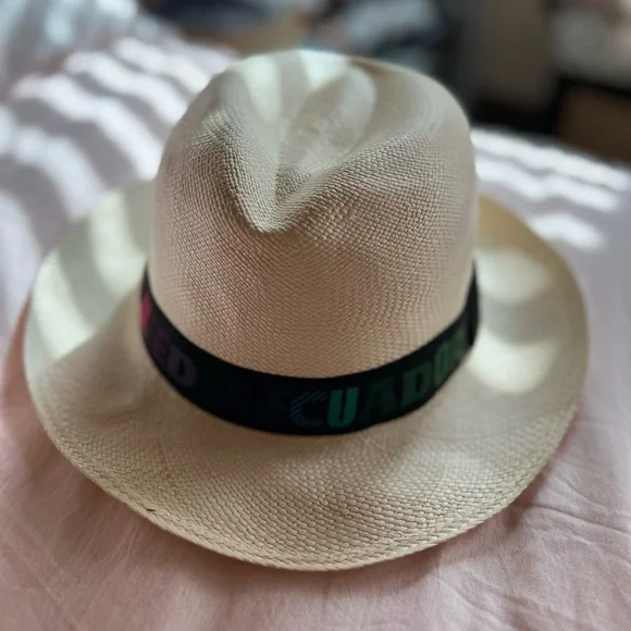 100% Hand Made Panama Hat. Handwoven in Ecuador. - Picture 3 of 11
